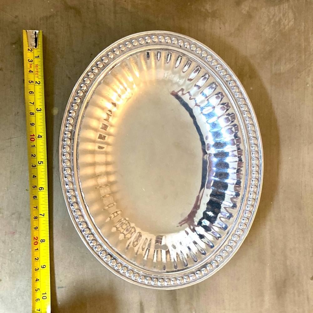 Wilton Armetale Flute/Pearl oval dish